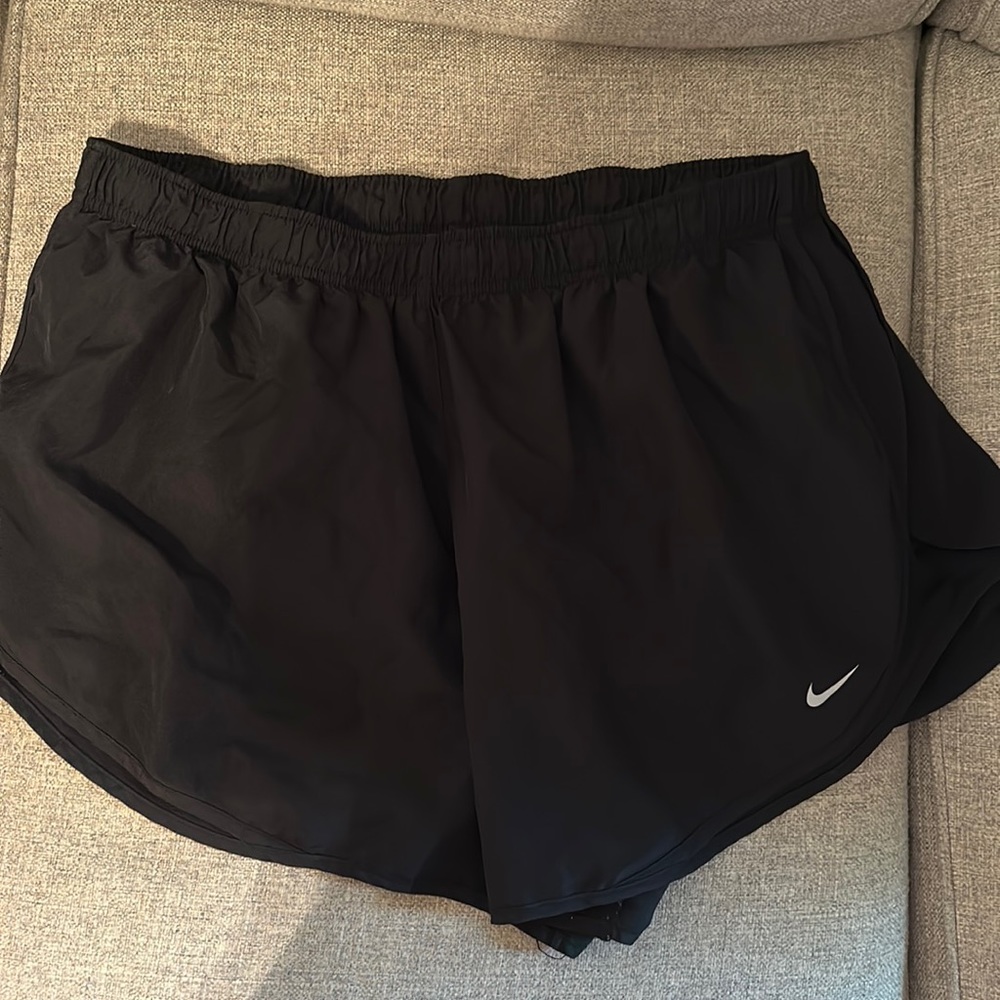 Ladies 2x Nike shorts